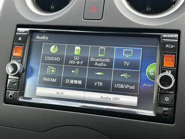 日産 ノート XVセレ +セーフ 福島県 2015(平27)年 0.5万km ブリリアントホワイトパール ワンオーナー/純正SDナビ【MC314D-W】/(DVD/フルセグTV/Bluetooth/USB)/アラウンドビューモニター/エマージェンシーブレーキ/車線逸脱警報/スマートキー/ETC/前後ドライブレコーダー/横滑り防止機能/ドアバイザー/純正フロアマット/保証書/取扱説明書/スペアキー