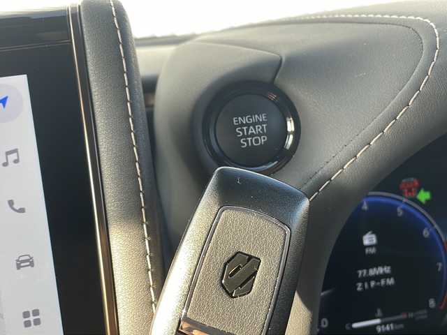 トヨタ アルファード Z 三重県 2024(令6)年 1万km プラチナホワイトパールマイカ 純正14型ナビ/全周囲カメラ/ガラスルーフ/BSM/ワイヤレス充電器/ハーフレザーシート/デジタルインナーミラー/ビルトインETC2.0/両側パワースライドドア/前後コーナーセンサー/パワーバックドア/ステアリングヒーター/革巻きステアリング/ステアリングスイッチ/パワーシート/シートヒーター/エアーシート/タイプC給電ポート/レーダークルーズコントロール/衝突軽減ブレーキ/純正フロアマット/LEDヘッドライト/オートハイビーム/オートライト/スペアキー/電動格納ミラー/禁煙車