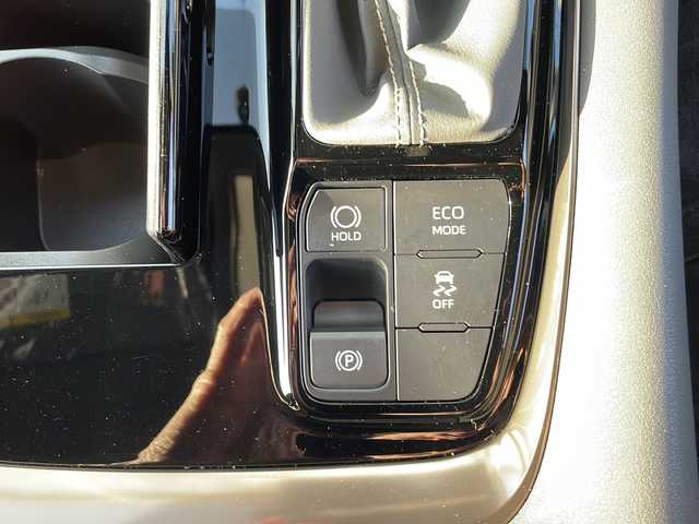 トヨタ アルファード Z 三重県 2024(令6)年 1万km プラチナホワイトパールマイカ 純正14型ナビ/全周囲カメラ/ガラスルーフ/BSM/ワイヤレス充電器/ハーフレザーシート/デジタルインナーミラー/ビルトインETC2.0/両側パワースライドドア/前後コーナーセンサー/パワーバックドア/ステアリングヒーター/革巻きステアリング/ステアリングスイッチ/パワーシート/シートヒーター/エアーシート/タイプC給電ポート/レーダークルーズコントロール/衝突軽減ブレーキ/純正フロアマット/LEDヘッドライト/オートハイビーム/オートライト/スペアキー/電動格納ミラー/禁煙車