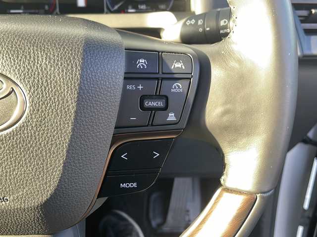 トヨタ アルファード Z 三重県 2024(令6)年 1万km プラチナホワイトパールマイカ 純正14型ナビ/全周囲カメラ/ガラスルーフ/BSM/ワイヤレス充電器/ハーフレザーシート/デジタルインナーミラー/ビルトインETC2.0/両側パワースライドドア/前後コーナーセンサー/パワーバックドア/ステアリングヒーター/革巻きステアリング/ステアリングスイッチ/パワーシート/シートヒーター/エアーシート/タイプC給電ポート/レーダークルーズコントロール/衝突軽減ブレーキ/純正フロアマット/LEDヘッドライト/オートハイビーム/オートライト/スペアキー/電動格納ミラー/禁煙車