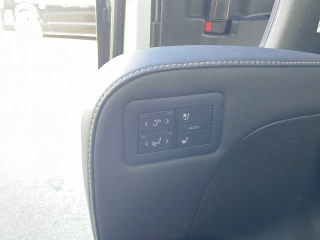 トヨタ アルファード Z 三重県 2024(令6)年 1万km プラチナホワイトパールマイカ 純正14型ナビ/全周囲カメラ/ガラスルーフ/BSM/ワイヤレス充電器/ハーフレザーシート/デジタルインナーミラー/ビルトインETC2.0/両側パワースライドドア/前後コーナーセンサー/パワーバックドア/ステアリングヒーター/革巻きステアリング/ステアリングスイッチ/パワーシート/シートヒーター/エアーシート/タイプC給電ポート/レーダークルーズコントロール/衝突軽減ブレーキ/純正フロアマット/LEDヘッドライト/オートハイビーム/オートライト/スペアキー/電動格納ミラー/禁煙車