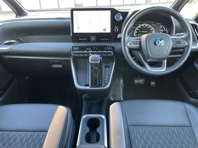 トヨタ ノア ハイブリッド S－Z 大阪府 2022(令4)年 3万km ホワイトパールクリスタルシャイン トヨタセーフティセンス/・アダプティクブクルーズコントロール/・プリクラッシュセーフティー/・レーントレーシングアシスト/・オートマチックハイビーム/・ロードサインアシスト/純正10.5インチナビ/・Bluetooth/フルセグTV/USB/ラジオ/　AppleCarPlay/HDMI/主要装備/・バックカメラ/・両側パワースライドドア/・ブレーキーホールド/・ハーフレザーシート/・シートヒーター/・ウォークスルー/・ステアリングリモコン/・LEDヘッドライト/・フォグランプ/・ETC2.0