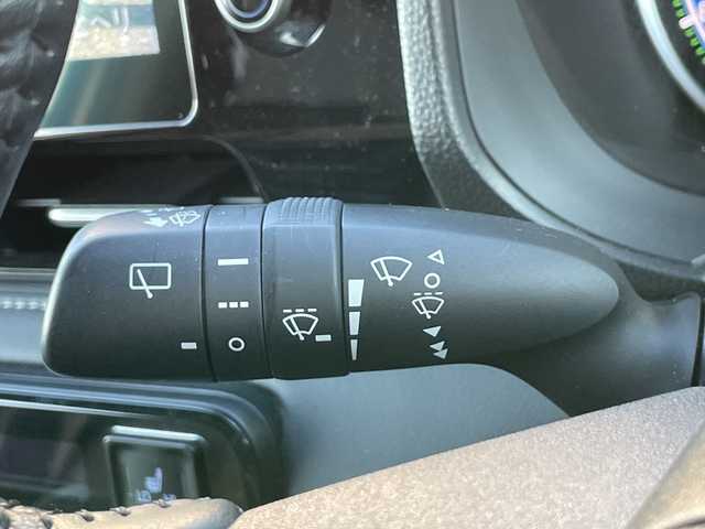 トヨタ ノア ハイブリッド S－Z 大阪府 2022(令4)年 3万km ホワイトパールクリスタルシャイン トヨタセーフティセンス/・アダプティクブクルーズコントロール/・プリクラッシュセーフティー/・レーントレーシングアシスト/・オートマチックハイビーム/・ロードサインアシスト/純正10.5インチナビ/・Bluetooth/フルセグTV/USB/ラジオ/　AppleCarPlay/HDMI/主要装備/・バックカメラ/・両側パワースライドドア/・ブレーキーホールド/・ハーフレザーシート/・シートヒーター/・ウォークスルー/・ステアリングリモコン/・LEDヘッドライト/・フォグランプ/・ETC2.0