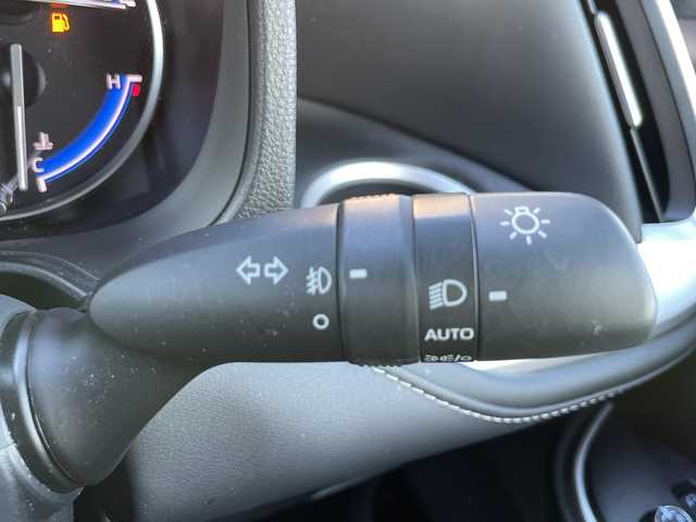 トヨタ ノア ハイブリッド S－Z 大阪府 2022(令4)年 3万km ホワイトパールクリスタルシャイン トヨタセーフティセンス/・アダプティクブクルーズコントロール/・プリクラッシュセーフティー/・レーントレーシングアシスト/・オートマチックハイビーム/・ロードサインアシスト/純正10.5インチナビ/・Bluetooth/フルセグTV/USB/ラジオ/　AppleCarPlay/HDMI/主要装備/・バックカメラ/・両側パワースライドドア/・ブレーキーホールド/・ハーフレザーシート/・シートヒーター/・ウォークスルー/・ステアリングリモコン/・LEDヘッドライト/・フォグランプ/・ETC2.0