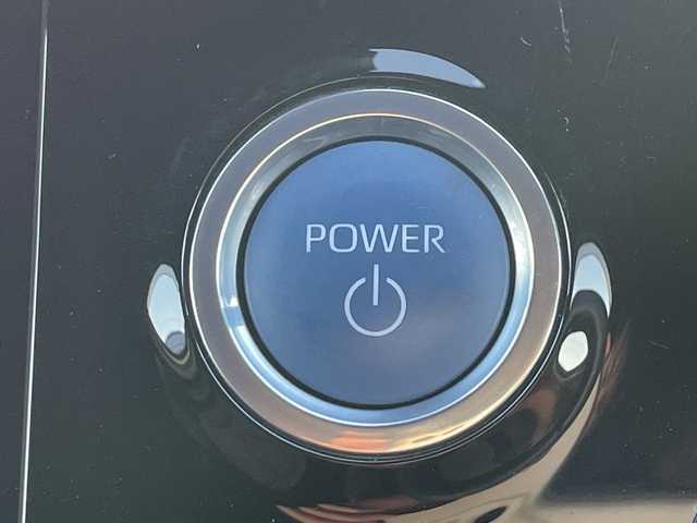 トヨタ ノア ハイブリッド S－Z 大阪府 2022(令4)年 3万km ホワイトパールクリスタルシャイン トヨタセーフティセンス/・アダプティクブクルーズコントロール/・プリクラッシュセーフティー/・レーントレーシングアシスト/・オートマチックハイビーム/・ロードサインアシスト/純正10.5インチナビ/・Bluetooth/フルセグTV/USB/ラジオ/　AppleCarPlay/HDMI/主要装備/・バックカメラ/・両側パワースライドドア/・ブレーキーホールド/・ハーフレザーシート/・シートヒーター/・ウォークスルー/・ステアリングリモコン/・LEDヘッドライト/・フォグランプ/・ETC2.0