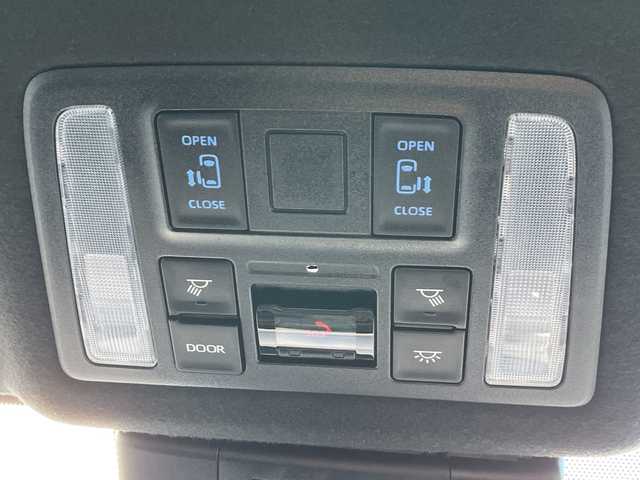 トヨタ ノア ハイブリッド S－Z 大阪府 2022(令4)年 3万km ホワイトパールクリスタルシャイン トヨタセーフティセンス/・アダプティクブクルーズコントロール/・プリクラッシュセーフティー/・レーントレーシングアシスト/・オートマチックハイビーム/・ロードサインアシスト/純正10.5インチナビ/・Bluetooth/フルセグTV/USB/ラジオ/　AppleCarPlay/HDMI/主要装備/・バックカメラ/・両側パワースライドドア/・ブレーキーホールド/・ハーフレザーシート/・シートヒーター/・ウォークスルー/・ステアリングリモコン/・LEDヘッドライト/・フォグランプ/・ETC2.0