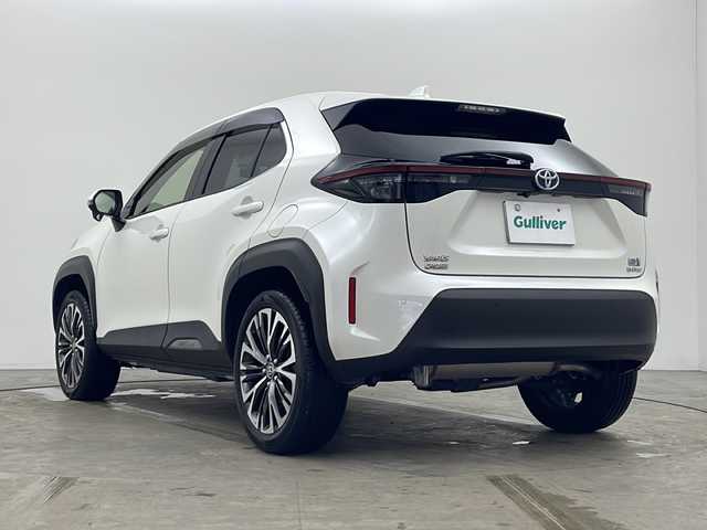 トヨタ ヤリスクロス ハイブリッド Z 秋田県 2021(令3)年 5.4万km ホワイトパールクリスタルシャイン 4WD/純正ディスプレイオーディオ/（AM/FM/Bluetooth）/バックカメラ/ハーフレザーシート/衝突軽減装置/レーンキープアシスト/横滑り防止装置/コーナーセンサー/クルーズコントロール/オートブレーキホールド/アイドリングストップ/ETC/社外ドライブレコーダー/ステアリングリモコン/前席シートヒーター/前席エアシート/電動パーキングブレーキ/LEDヘッドライト/オートライト/オートハイビーム/プッシュスタート/スマートキー/純正アルミホイール/純正フロアマット/電動格納ミラー/サイドバイザー