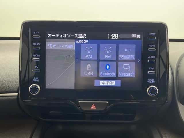 トヨタ ヤリスクロス ハイブリッド Z 秋田県 2021(令3)年 5.4万km ホワイトパールクリスタルシャイン 4WD/純正ディスプレイオーディオ/（AM/FM/Bluetooth）/バックカメラ/ハーフレザーシート/衝突軽減装置/レーンキープアシスト/横滑り防止装置/コーナーセンサー/クルーズコントロール/オートブレーキホールド/アイドリングストップ/ETC/社外ドライブレコーダー/ステアリングリモコン/前席シートヒーター/前席エアシート/電動パーキングブレーキ/LEDヘッドライト/オートライト/オートハイビーム/プッシュスタート/スマートキー/純正アルミホイール/純正フロアマット/電動格納ミラー/サイドバイザー