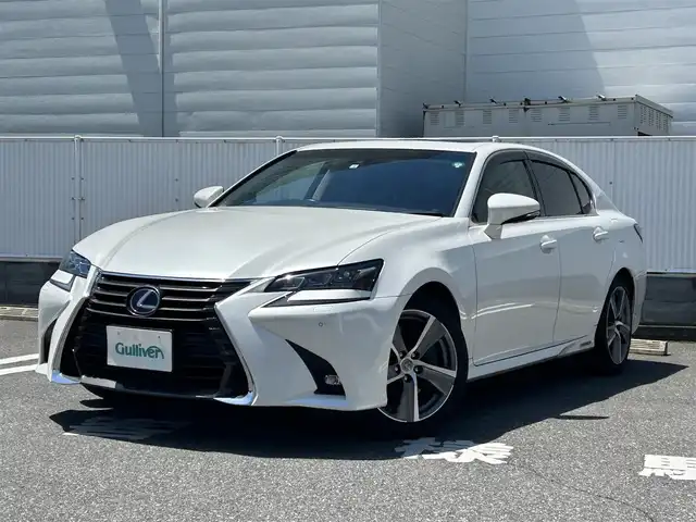 レクサス ＧＳ 300h 富山県 2018(平30)年 4.9万km ソニッククォーツ 純正SDナビ（AM/FM/CD/DVD）/Bluetooth/フルセグTV/バッグカメラ/純正ドライブレコーダー（前方のみ）/ビルトインETC2.0/レーダークルーズコントロール/衝突被害軽減システム/横滑り防止装置/パドルシフト/車線逸脱防止機能/ステアリングヒーター/サンルーフ/パワーシート（D/N席）/シートヒーター（D/N席）/純正フロアマット/コーナーセンサー前後/電格ミラー/LEDヘッドライト/オートライト/オートハイビーム/プッシュスタート/スマートキー×２/カードキー/取扱説明書/保証書