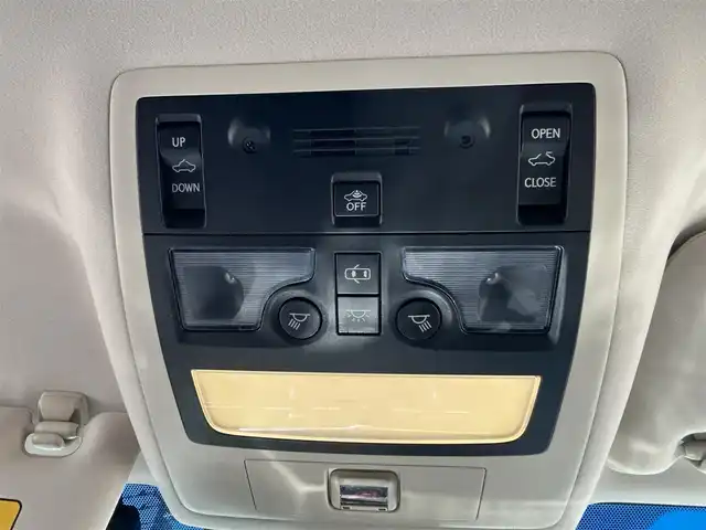 レクサス ＧＳ 300h 富山県 2018(平30)年 4.9万km ソニッククォーツ 純正SDナビ（AM/FM/CD/DVD）/Bluetooth/フルセグTV/バッグカメラ/純正ドライブレコーダー（前方のみ）/ビルトインETC2.0/レーダークルーズコントロール/衝突被害軽減システム/横滑り防止装置/パドルシフト/車線逸脱防止機能/ステアリングヒーター/サンルーフ/パワーシート（D/N席）/シートヒーター（D/N席）/純正フロアマット/コーナーセンサー前後/電格ミラー/LEDヘッドライト/オートライト/オートハイビーム/プッシュスタート/スマートキー×２/カードキー/取扱説明書/保証書
