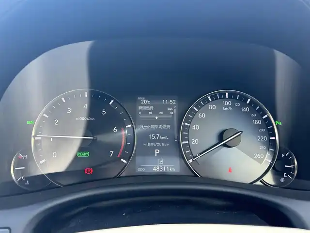 レクサス ＧＳ 300h 富山県 2018(平30)年 4.9万km ソニッククォーツ 純正SDナビ（AM/FM/CD/DVD）/Bluetooth/フルセグTV/バッグカメラ/純正ドライブレコーダー（前方のみ）/ビルトインETC2.0/レーダークルーズコントロール/衝突被害軽減システム/横滑り防止装置/パドルシフト/車線逸脱防止機能/ステアリングヒーター/サンルーフ/パワーシート（D/N席）/シートヒーター（D/N席）/純正フロアマット/コーナーセンサー前後/電格ミラー/LEDヘッドライト/オートライト/オートハイビーム/プッシュスタート/スマートキー×２/カードキー/取扱説明書/保証書