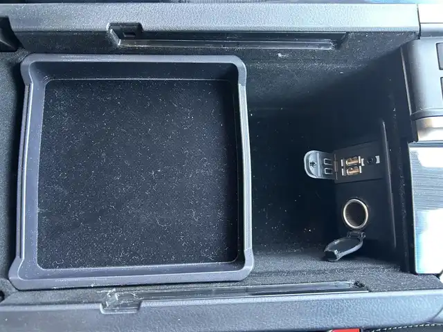レクサス ＧＳ 300h 富山県 2018(平30)年 4.9万km ソニッククォーツ 純正SDナビ（AM/FM/CD/DVD）/Bluetooth/フルセグTV/バッグカメラ/純正ドライブレコーダー（前方のみ）/ビルトインETC2.0/レーダークルーズコントロール/衝突被害軽減システム/横滑り防止装置/パドルシフト/車線逸脱防止機能/ステアリングヒーター/サンルーフ/パワーシート（D/N席）/シートヒーター（D/N席）/純正フロアマット/コーナーセンサー前後/電格ミラー/LEDヘッドライト/オートライト/オートハイビーム/プッシュスタート/スマートキー×２/カードキー/取扱説明書/保証書