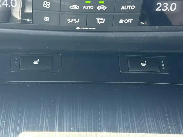 レクサス ＧＳ 300h 富山県 2018(平30)年 4.9万km ソニッククォーツ 純正SDナビ（AM/FM/CD/DVD）/Bluetooth/フルセグTV/バッグカメラ/純正ドライブレコーダー（前方のみ）/ビルトインETC2.0/レーダークルーズコントロール/衝突被害軽減システム/横滑り防止装置/パドルシフト/車線逸脱防止機能/ステアリングヒーター/サンルーフ/パワーシート（D/N席）/シートヒーター（D/N席）/純正フロアマット/コーナーセンサー前後/電格ミラー/LEDヘッドライト/オートライト/オートハイビーム/プッシュスタート/スマートキー×２/カードキー/取扱説明書/保証書