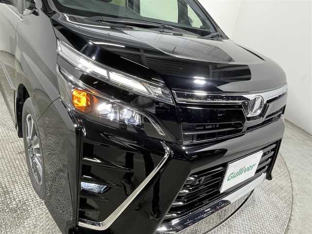 トヨタ ヴォクシー ZS 煌Ⅱ 大阪府 2019(令1)年 3万km ブラック 純正ナビ(フルセグ/Bluetooth) 衝突軽減 　両側パワスラ　バックカメラ ETC 　クルコン ハンドルヒーター レーンアシスト　クリアランスソナー　 スマートキー　ドラレコ　