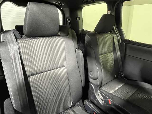 トヨタ ヴォクシー ZS 煌Ⅱ 大阪府 2019(令1)年 3万km ブラック 純正ナビ(フルセグ/Bluetooth) 衝突軽減 　両側パワスラ　バックカメラ ETC 　クルコン ハンドルヒーター レーンアシスト　クリアランスソナー　 スマートキー　ドラレコ　