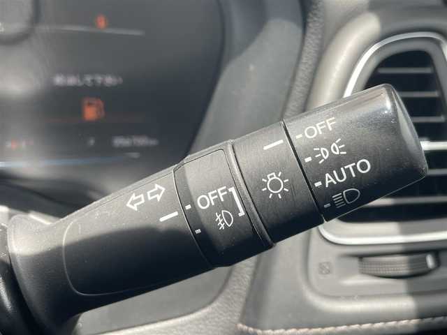 ホンダ ヴェゼル ハイブリッド モデューロ X ホンダセンシング 千葉県 2020(令2)年 5.7万km プレミアムクリスタルブルークリスタル ホンダセンシング/純正7インチSDナビ/フルセグTV/DVD/CD/BT/USB/iPod/AUX/ビルトインETC/D+N席シートヒーター/パドルシフト/ステアリングスイッチ/電動パーキングブレーキ/オートホールド/プラズマクラスター機能付きオートエアコン/LEDヘッドライト/オートライト/電動格納ミラー/オートミラー/ウインカーミラー/純正フロアマット/ドアバイザー