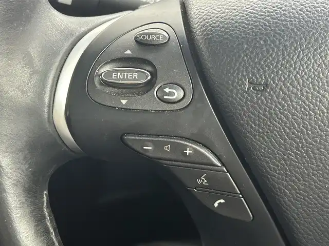 日産 フーガ 370GT FOUR 道央・札幌 2013(平25)年 7.7万km クリスタルホワイトパール ・４WD/・純正メモリナビ/・CD//BT/AUX/ワンセグTV/・バックカメラ/・ドライブレコーダー（前方のみ）/・ビルトインETC/・インテリジェントブレーキアシスト/・クルーズコントロール/・横滑り防止装置/・ステアリングスイッチ/・オートライト/・フォグランプ/・キセノンヘッドライト/・レザーシート/・D＋N席パワーシート（D席メモリ付き）/・D＋N席ベンチレーションシート/・D+N席シートヒーター/・オットマン/・プッシュスタート/・スマートキー/・スペアキー/・純正エンジンスターター/・社外21インチAW/・社外17インチAW＋スタッドレスタイヤ積込/・純正18インチAW＋夏タイヤ積込/・純正サスペンション積込/・純正フロアマット/・ドアバイザー/・保証書/・取扱説明書
