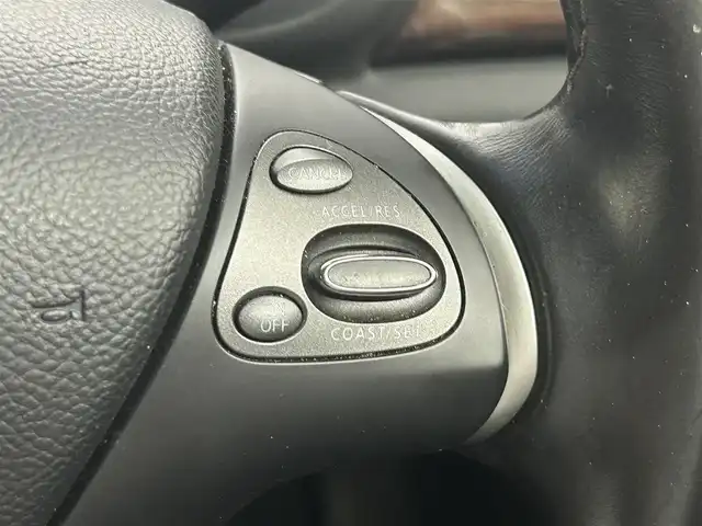 日産 フーガ 370GT FOUR 道央・札幌 2013(平25)年 7.7万km クリスタルホワイトパール ・４WD/・純正メモリナビ/・CD//BT/AUX/ワンセグTV/・バックカメラ/・ドライブレコーダー（前方のみ）/・ビルトインETC/・インテリジェントブレーキアシスト/・クルーズコントロール/・横滑り防止装置/・ステアリングスイッチ/・オートライト/・フォグランプ/・キセノンヘッドライト/・レザーシート/・D＋N席パワーシート（D席メモリ付き）/・D＋N席ベンチレーションシート/・D+N席シートヒーター/・オットマン/・プッシュスタート/・スマートキー/・スペアキー/・純正エンジンスターター/・社外21インチAW/・社外17インチAW＋スタッドレスタイヤ積込/・純正18インチAW＋夏タイヤ積込/・純正サスペンション積込/・純正フロアマット/・ドアバイザー/・保証書/・取扱説明書