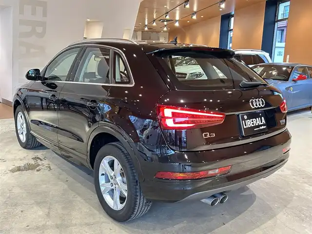 アウディ Ｑ３ 2．0 TFSI クワトロ 180PS 道央・札幌 2017(平29)年 6.2万km ミトスブラックメタリック メタリックペイント/レザーパッケージ/　・ファインナッパレザーシート/　・シートヒーター/　・デコラティブパネルウォルナットバルサミックブラウン/バックカメラ/MMIナビゲーション/　・フルセグTV/　・CD/DVD/SD/Bluetooth/ETC