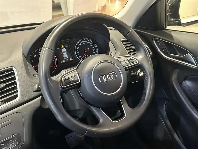 アウディ Ｑ３ 2．0 TFSI クワトロ 180PS 道央・札幌 2017(平29)年 6.2万km ミトスブラックメタリック メタリックペイント/レザーパッケージ/　・ファインナッパレザーシート/　・シートヒーター/　・デコラティブパネルウォルナットバルサミックブラウン/バックカメラ/MMIナビゲーション/　・フルセグTV/　・CD/DVD/SD/Bluetooth/ETC