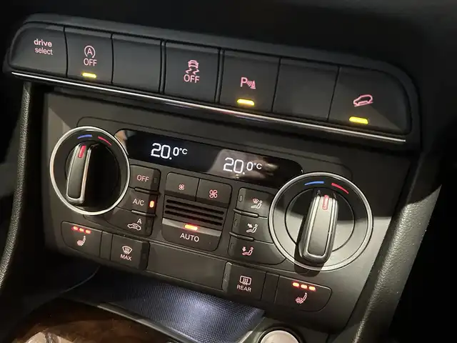 アウディ Ｑ３ 2．0 TFSI クワトロ 180PS 道央・札幌 2017(平29)年 6.2万km ミトスブラックメタリック メタリックペイント/レザーパッケージ/　・ファインナッパレザーシート/　・シートヒーター/　・デコラティブパネルウォルナットバルサミックブラウン/バックカメラ/MMIナビゲーション/　・フルセグTV/　・CD/DVD/SD/Bluetooth/ETC