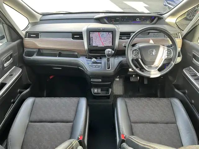 ホンダ フリード＋ クロスター ホンダセンシング 埼玉県 2020(令2)年 5万km シルバーミストグリーンM 社外8インチSDナビ　X800/（CD/DVD/AM/FM/フルセグTV/SD/USB/Bluetooth）/Honda SENSING/・衝突軽減ブレーキ［CMBS］/・車線維持支援システム［LKAS］/・アダプティブクルーズコントロール［ACC］/・路外逸脱抑制機能/社外フリップダウンモニター/バックカメラ/ビルトインETC/両側パワースライドドア/クロスター専用内外装/ルーフレール/フロンガラス曇り止め/両側シートヒーター/ハーフレザーシート/オートLEDライト/フォグライト/ステアリングスイッチ/プッシュスタート/純正15インチアルミホイール/スマートキーx1/アイドリングストップ/ナビ取扱説明書/保証書