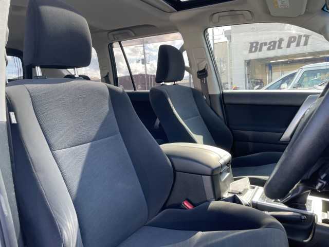 トヨタ ランドクルーザー プラド TX 岩手県 2019(令1)年 4.5万km ブラック 4WD/ディーゼル/レーダークルーズコントロール/バックカメラ/サンルーフ/ドアバイザー/フロアマット/LDA/LEDヘッドライト/ヘッドライトウォッシャー/コーナーセンサー/ETC/アルパイン9インチナビ/フルセグ/CD/DVD/BT/社外20AW