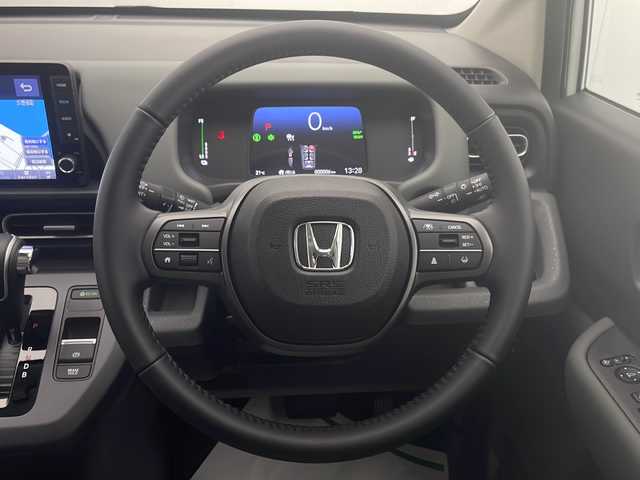 ホンダ フリード ハイブリット e:HEV クロスター 宮崎県 2025(令7)年 0.1千km プラチナホワイトパール 登録済み未使用車/ホンダセンシング/純正9型ディスプレイオーディオナビTV/（LXM-242ZFNI/HONDA CONNECT/Bluetooth/FMAM/HDMI/フルセグTV)/純正バックカメラ/純正LEDオートライト/純正LEDフォグ/純正15インチアルミ/両側電動スライドドア/アダプティブクルーズコントロール/レーンディパーチャーアラート/ブラインドスポットモニター/クリアランスソナー/電子パーキング/オートホールド/ハーフレザーシート/前席シートヒーター/本革巻ハンドル/オートエアコン/スマートキー/プッシュエンジンスタート/スペアキー/新車時保証書/取扱い説明書