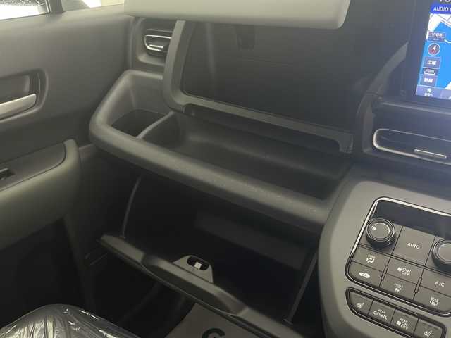 ホンダ フリード ハイブリット e:HEV クロスター 宮崎県 2025(令7)年 0.1千km プラチナホワイトパール 登録済み未使用車/ホンダセンシング/純正9型ディスプレイオーディオナビTV/（LXM-242ZFNI/HONDA CONNECT/Bluetooth/FMAM/HDMI/フルセグTV)/純正バックカメラ/純正LEDオートライト/純正LEDフォグ/純正15インチアルミ/両側電動スライドドア/アダプティブクルーズコントロール/レーンディパーチャーアラート/ブラインドスポットモニター/クリアランスソナー/電子パーキング/オートホールド/ハーフレザーシート/前席シートヒーター/本革巻ハンドル/オートエアコン/スマートキー/プッシュエンジンスタート/スペアキー/新車時保証書/取扱い説明書