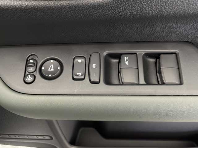 ホンダ フリード ハイブリット e:HEV クロスター 宮崎県 2025(令7)年 0.1千km プラチナホワイトパール 登録済み未使用車/ホンダセンシング/純正9型ディスプレイオーディオナビTV/（LXM-242ZFNI/HONDA CONNECT/Bluetooth/FMAM/HDMI/フルセグTV)/純正バックカメラ/純正LEDオートライト/純正LEDフォグ/純正15インチアルミ/両側電動スライドドア/アダプティブクルーズコントロール/レーンディパーチャーアラート/ブラインドスポットモニター/クリアランスソナー/電子パーキング/オートホールド/ハーフレザーシート/前席シートヒーター/本革巻ハンドル/オートエアコン/スマートキー/プッシュエンジンスタート/スペアキー/新車時保証書/取扱い説明書