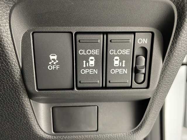 ホンダ フリード ハイブリット e:HEV クロスター 宮崎県 2025(令7)年 0.1千km プラチナホワイトパール 登録済み未使用車/ホンダセンシング/純正9型ディスプレイオーディオナビTV/（LXM-242ZFNI/HONDA CONNECT/Bluetooth/FMAM/HDMI/フルセグTV)/純正バックカメラ/純正LEDオートライト/純正LEDフォグ/純正15インチアルミ/両側電動スライドドア/アダプティブクルーズコントロール/レーンディパーチャーアラート/ブラインドスポットモニター/クリアランスソナー/電子パーキング/オートホールド/ハーフレザーシート/前席シートヒーター/本革巻ハンドル/オートエアコン/スマートキー/プッシュエンジンスタート/スペアキー/新車時保証書/取扱い説明書