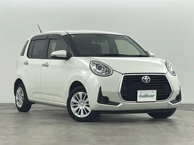 トヨタ パッソ モーダ 福島県 2019(令1)年 7.4万km パールホワイトⅢ トヨタセーフティセンス/・プリクラッシュセーフティ/・衝突被害軽減ブレーキ/・盗難防止装置/・車線逸脱警報装置/・コーナーセンサー/・オートマチックハイビーム/・スマートアシスト/純正7インチナビ/・型番：NSCN-W68/・フルセグTV/BT/AUX/AM/FM/・ドライブレコーダー/・ETC/・バックカメラ/ステアリングスイッチ/ベンチシート/プッシュスタート/・スマートキー/アイドリングストップ/LEDヘッドライト/・オートライト/電動格納ミラー/・ウィンカーミラー/純正フロアマット/ドアバイザー