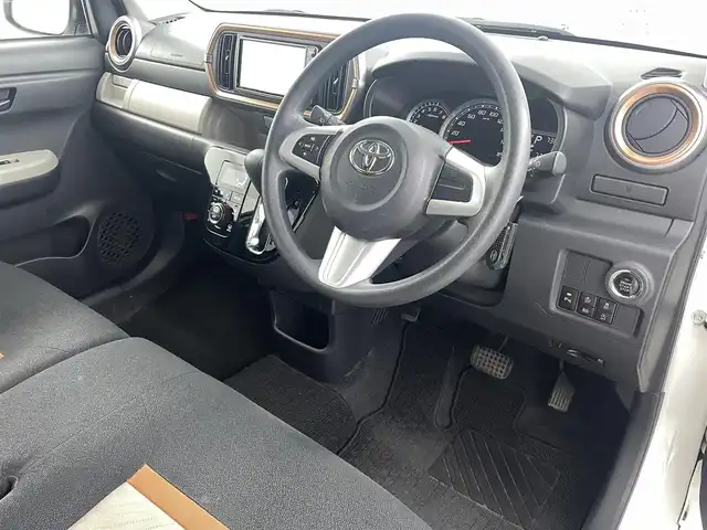 トヨタ パッソ モーダ 福島県 2019(令1)年 7.4万km パールホワイトⅢ トヨタセーフティセンス/・プリクラッシュセーフティ/・衝突被害軽減ブレーキ/・盗難防止装置/・車線逸脱警報装置/・コーナーセンサー/・オートマチックハイビーム/・スマートアシスト/純正7インチナビ/・型番：NSCN-W68/・フルセグTV/BT/AUX/AM/FM/・ドライブレコーダー/・ETC/・バックカメラ/ステアリングスイッチ/ベンチシート/プッシュスタート/・スマートキー/アイドリングストップ/LEDヘッドライト/・オートライト/電動格納ミラー/・ウィンカーミラー/純正フロアマット/ドアバイザー