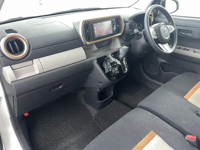 トヨタ パッソ モーダ 福島県 2019(令1)年 7.4万km パールホワイトⅢ トヨタセーフティセンス/・プリクラッシュセーフティ/・衝突被害軽減ブレーキ/・盗難防止装置/・車線逸脱警報装置/・コーナーセンサー/・オートマチックハイビーム/・スマートアシスト/純正7インチナビ/・型番：NSCN-W68/・フルセグTV/BT/AUX/AM/FM/・ドライブレコーダー/・ETC/・バックカメラ/ステアリングスイッチ/ベンチシート/プッシュスタート/・スマートキー/アイドリングストップ/LEDヘッドライト/・オートライト/電動格納ミラー/・ウィンカーミラー/純正フロアマット/ドアバイザー