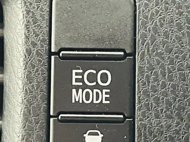 トヨタ エスクァイア Xi 福島県 2020(令2)年 7.5万km ブラック トヨタセーフティセンス/・プリクラッシュセーフティ/・レーンディパーテャーアラート/・クリアランスソナー/・衝突軽減/・オートハイビーム/・パーキングブレーキサポート/純正ナビ/・BT/AUX/AM/FM/バックカメラ/片側パワースライドドア/クルーズコントロール/LEDオートライト/・フォグライト/３列シート/純正アルミホイール付きサマータイヤ/ETC/革ステアリング/・ステアリングリモコン/純正フロアマット/純正ドアバイザー/アイドリングストップ