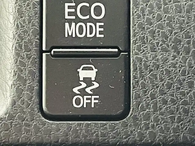 トヨタ エスクァイア Xi 福島県 2020(令2)年 7.5万km ブラック トヨタセーフティセンス/・プリクラッシュセーフティ/・レーンディパーテャーアラート/・クリアランスソナー/・衝突軽減/・オートハイビーム/・パーキングブレーキサポート/純正ナビ/・BT/AUX/AM/FM/バックカメラ/片側パワースライドドア/クルーズコントロール/LEDオートライト/・フォグライト/３列シート/純正アルミホイール付きサマータイヤ/ETC/革ステアリング/・ステアリングリモコン/純正フロアマット/純正ドアバイザー/アイドリングストップ