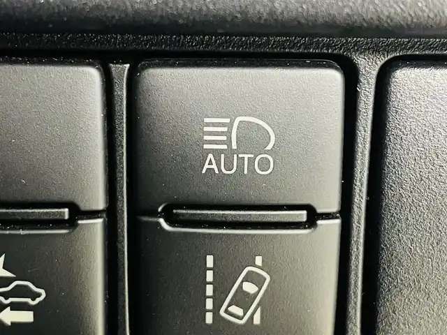 トヨタ エスクァイア Xi 福島県 2020(令2)年 7.5万km ブラック トヨタセーフティセンス/・プリクラッシュセーフティ/・レーンディパーテャーアラート/・クリアランスソナー/・衝突軽減/・オートハイビーム/・パーキングブレーキサポート/純正ナビ/・BT/AUX/AM/FM/バックカメラ/片側パワースライドドア/クルーズコントロール/LEDオートライト/・フォグライト/３列シート/純正アルミホイール付きサマータイヤ/ETC/革ステアリング/・ステアリングリモコン/純正フロアマット/純正ドアバイザー/アイドリングストップ