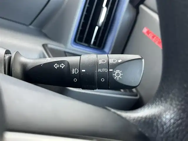ダイハツ タント カスタム X 高知県 2019(令1)年 6.4万km シャイニングホワイトパール 純正ナビ/　Bluetooth/フルセグ/　CD/DVD/AM/FM/全方位カメラ/両側パワースライドドア /ETC/ナビ連動ドライブレコーダー/ローダウン/ロングスライドシート/パーキングアシスト/ハーフレザーシート/ロールサンシェード/コーナーセンサー/ステアリングスイッチ/プッシュスタート/スペアキー/純正フロアマット/純正14インチアルミホイール/LEDヘッドライト/オートライト/アイドリングストップ/ベンチシート/盗難防止装置