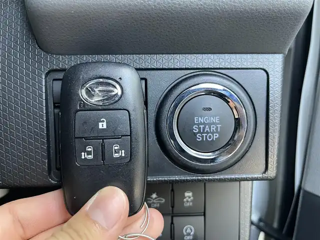 ダイハツ タント カスタム X 高知県 2019(令1)年 6.4万km シャイニングホワイトパール 純正ナビ/　Bluetooth/フルセグ/　CD/DVD/AM/FM/全方位カメラ/両側パワースライドドア /ETC/ナビ連動ドライブレコーダー/ローダウン/ロングスライドシート/パーキングアシスト/ハーフレザーシート/ロールサンシェード/コーナーセンサー/ステアリングスイッチ/プッシュスタート/スペアキー/純正フロアマット/純正14インチアルミホイール/LEDヘッドライト/オートライト/アイドリングストップ/ベンチシート/盗難防止装置