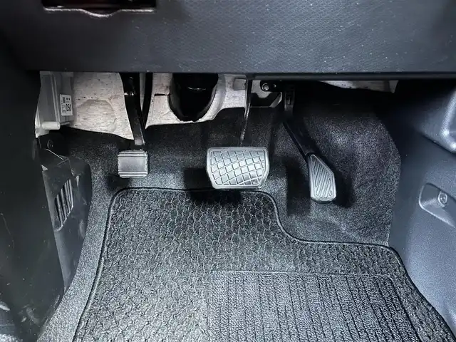 ダイハツ タント カスタム X 高知県 2019(令1)年 6.4万km シャイニングホワイトパール 純正ナビ/　Bluetooth/フルセグ/　CD/DVD/AM/FM/全方位カメラ/両側パワースライドドア /ETC/ナビ連動ドライブレコーダー/ローダウン/ロングスライドシート/パーキングアシスト/ハーフレザーシート/ロールサンシェード/コーナーセンサー/ステアリングスイッチ/プッシュスタート/スペアキー/純正フロアマット/純正14インチアルミホイール/LEDヘッドライト/オートライト/アイドリングストップ/ベンチシート/盗難防止装置