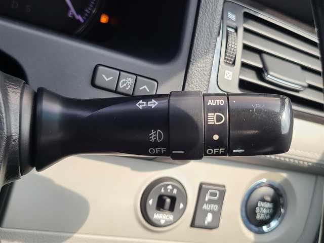 トヨタ クラウン アスリート アスリート 福岡県 2010(平22)年 7.9万km プレミアムシルバーパール フルセグテレビ/純正ナビ/バックカメラ/HIDオートライト/ETC/パワーシート/クルコン/スマートキー/純正18インチアルミホイール/純正フロアマット