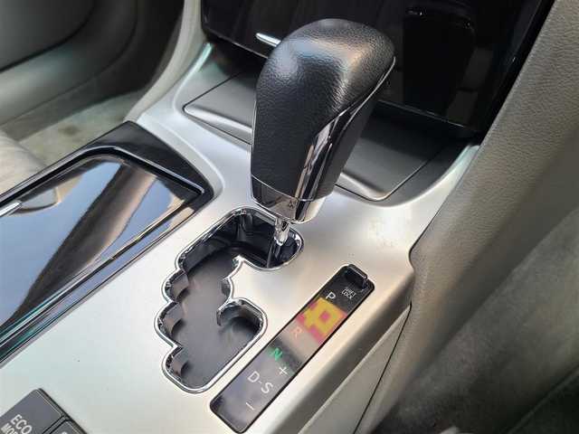 トヨタ クラウン アスリート アスリート 福岡県 2010(平22)年 7.9万km プレミアムシルバーパール フルセグテレビ/純正ナビ/バックカメラ/HIDオートライト/ETC/パワーシート/クルコン/スマートキー/純正18インチアルミホイール/純正フロアマット