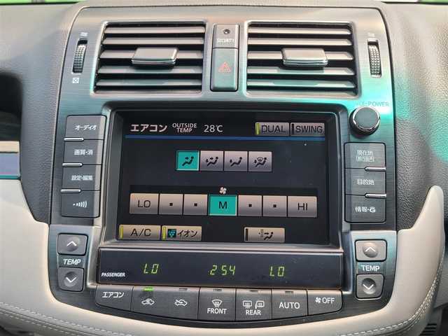 トヨタ クラウン アスリート アスリート 福岡県 2010(平22)年 7.9万km プレミアムシルバーパール フルセグテレビ/純正ナビ/バックカメラ/HIDオートライト/ETC/パワーシート/クルコン/スマートキー/純正18インチアルミホイール/純正フロアマット