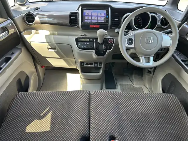 ホンダ Ｎ ＢＯＸ G SSパッケージ 静岡県 2017(平29)年 3.8万km プレミアムピンクP 純正SDナビ/（AM/FM/DVD/BT/iPod）/フルセグTV/TV走行中視聴可能/バックカメラ/両側パワースライドドア/前席シートヒーター/ドライブレコーダー/ビルトインETC/プッシュスタート/スマートキー/スペアキー×1/横滑り防止装置/盗難防止装置/衝突被害軽減システム/純正フロアマット/純正アルミホイール/ドアバイザー/保証書/取扱説明書