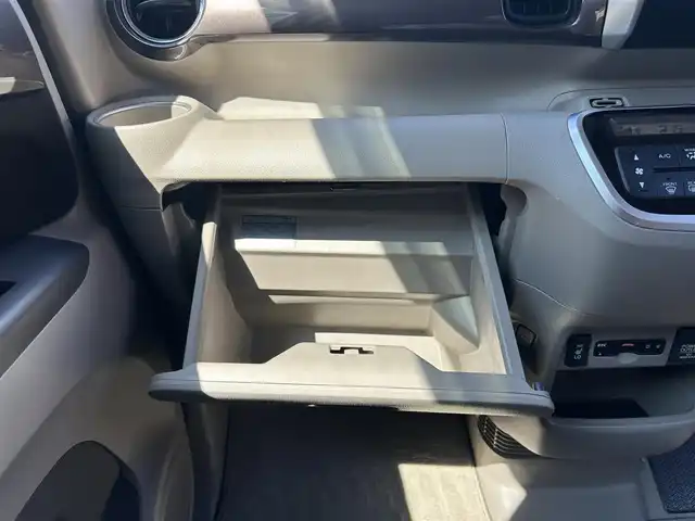 ホンダ Ｎ ＢＯＸ G SSパッケージ 静岡県 2017(平29)年 3.8万km プレミアムピンクP 純正SDナビ/（AM/FM/DVD/BT/iPod）/フルセグTV/TV走行中視聴可能/バックカメラ/両側パワースライドドア/前席シートヒーター/ドライブレコーダー/ビルトインETC/プッシュスタート/スマートキー/スペアキー×1/横滑り防止装置/盗難防止装置/衝突被害軽減システム/純正フロアマット/純正アルミホイール/ドアバイザー/保証書/取扱説明書