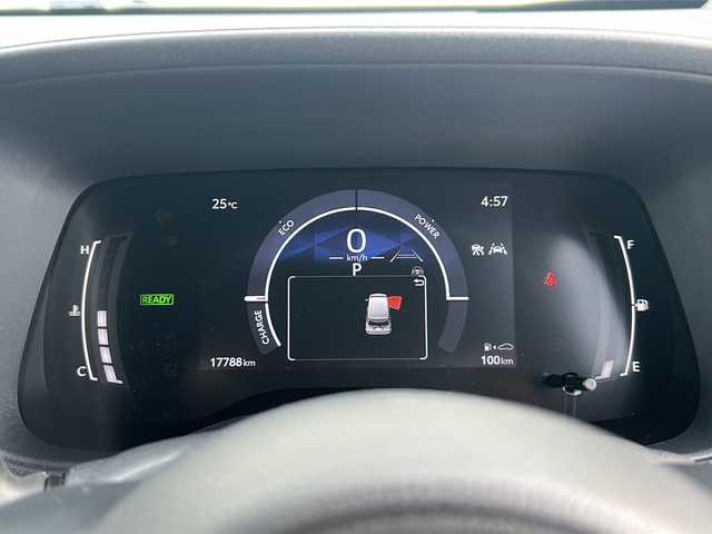 トヨタ シエンタ ハイブリッド Z 富山県 2024(令6)年 1.8万km プラチナホワイトパールマイカ モデリスタ　/４ＷＤ　/１０．５インチＴコネクティッドナビ　/全方位カメラ　/衝突被害軽減ブレーキ/レーンアシスト/レーダークルーズコントロール　/両側パワースライドドア　/１００Ｖ電源　/ブラインドスポットモニター　/コーナーセンサー　/シートヒーター(D/N)/純正ビルトインＥＴＣ2.0/ステアリングヒーター/オートハイビーム/USB入力端子/スペアキー/LEDヘッドライト
