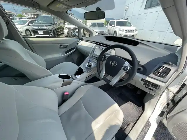 トヨタ プリウス 神奈川県 2013(平25)年 7.3万km ホワイトパールクリスタルシャイン (株)IDOMが運営する【じしゃロン秦野店】の自社ローン専用車両になりますこちらは現金またはオートローンご利用時の価格です。自社ローンご希望の方は別途その旨お申付け下さい/純正ナビ/バックカメラ/Bluetooth接続/ビルドインETC/HIDヘッドライト/スマートキー/オートライト