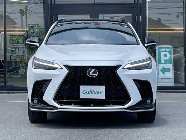 レクサス ＮＸ 350h Fスポーツ 茨城県 2021(令3)年 1.3万km ホワイトノーヴァガラスフレーク 純正ナビ/【AM・FM・TV・BT・USB】/サンルーフ/パワーシート/シートメモリ/シートヒーター/エアシート/ステアリングヒーター/HUD/BSM/電動リアゲート/パドルシフト/ブレーキホールド/100V電源/レーダークルコン/ETC2.0/前方ドラレコ/Bカメラ/左サイドカメラ/前後コーナーセンサー/ルーフレール