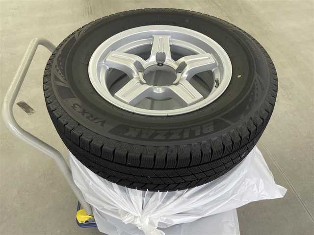 スズキ ジムニー シエラ ランドベンチャー 富山県 2017(平29)年 5.9万km パールホワイト 4WD/社外ナビ(AM/FM/CD/DVD/BT)/フルセグTV/ウインドシールドデアイサー/社外AW付スタッドレスタイヤ車/ウインドシールドデアイサー/D席シートヒーター/ETC/LEDヘッドライト/革巻きステアリング/フォグランプ/純正フロアマット/純正AW/マニュアルエアコン/電動格納ミラー/バニティミラー/ドアバイザー/リモコンキー/スペアキー1本