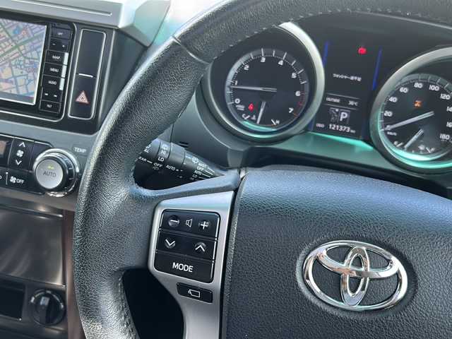 トヨタ ランドクルーザー プラド TX Lパッケージ 佐賀県 2014(平26)年 12.2万km ブラック 純正ナビ(CN-RE05WD)/Bluetooth/CD/DVD/USB/クルーズコントロール/地デジテレビ/ガラスルーフ/衝突軽減システム/レーンアシスト/前席シートヒーター/前席パワーシート/LEDオートライト/オートエアコン/ETC/スペアキー/純正フロアマット/純正アルミホイール/保証書/取扱説明書